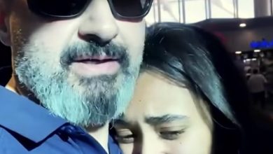 ياسر جلال يشارك لحظة وداع مؤثرة مع ابنته: “قدرية أخدت منحة تفوق ومسافرة تكمل دراستها في…