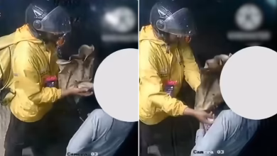 Now even women are not safe in the house! The delivery boy got the woman dirty, the blood will cook to see the viral video