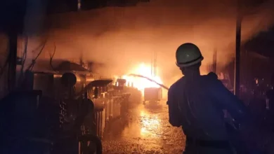 Electricity fell into the repairs of the electricity department in Dhanbad; Brand in the scrap, the whole city’s lights Gul – Dhanbad News Lightning strikes transformer repair shop causes fire
