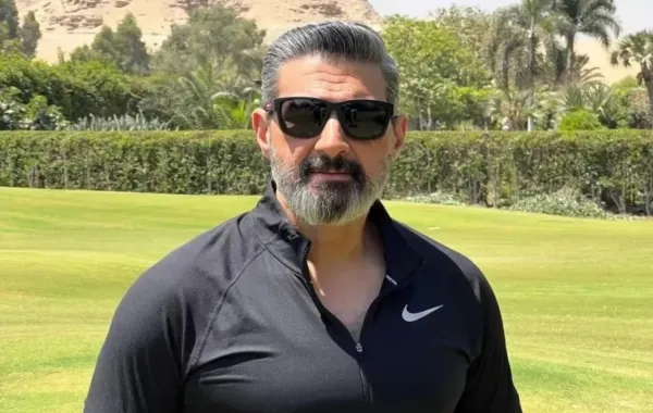 ياسر جلال في وداع مؤثر مع ابنته.. فما القصة؟