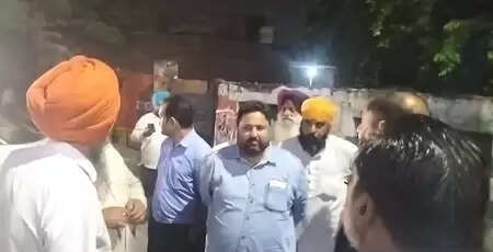Road accident in Amritsar, three dedicated who died on the roof of the bus