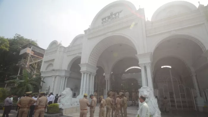 173 hectares of Sahara City’s land now from Lucknow Municipal Corporation, Subrata Rai’s family has now moved here – Lucknow Nagar Nigam takes in possession of Sahara City