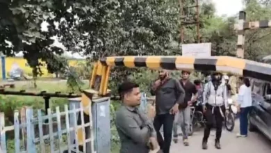 In Rishikesh, the uncontrollable car stopped the collision at the railway gate, tied the chain and stopped the vehicles –