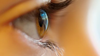 Do not ignore these tips if you apply contact lenses