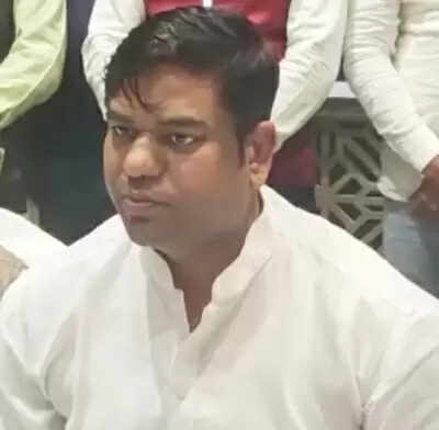 BJP broke our four MAs, we will beat 40 of them: Mukesh Sahni