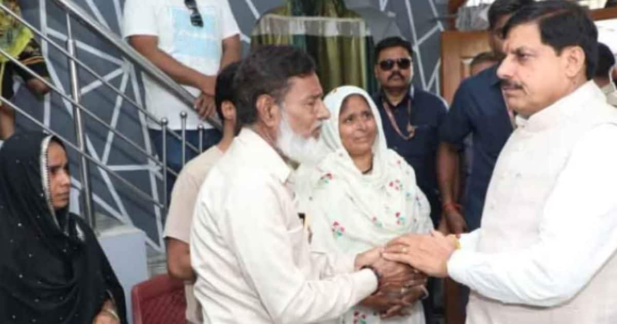 EXCLUSIVE: CM Mohan Yadav’s pain flooded in Chhindwara has become emotional after meeting his family members, said – the culprits will not be spared