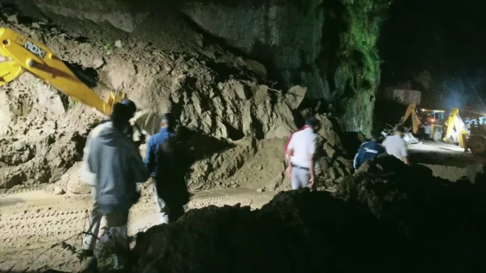 Bilaspur -Crash: Explosions and darkness around, silence after screams … 10 -year -old girl told the horrible incident -bilaspur -bus accident explosion and darkness around senses, followed by silence 10 -year -old girl –