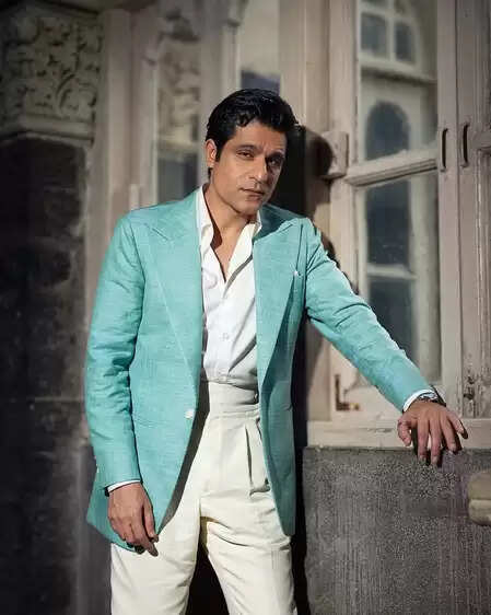 Actor Sunny Hinduja gave a graceful reaction