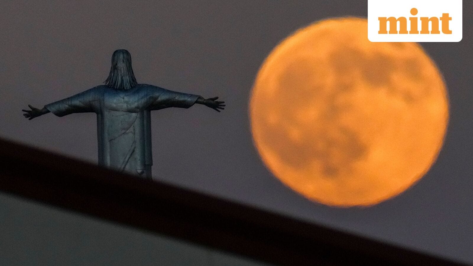Breathtaking photos of supermoon as ‘Harvest Moon’ roof lines around the world illuminated