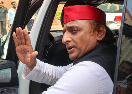 Akhilesh Yadav met local leaders after meeting Azam Khan