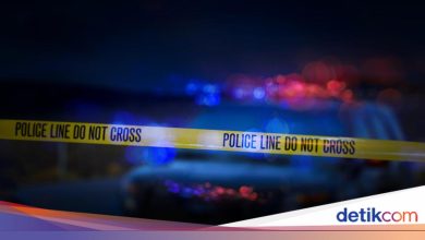 Police are investigating the scene of the explosion at the Pondok aren pharmacy building