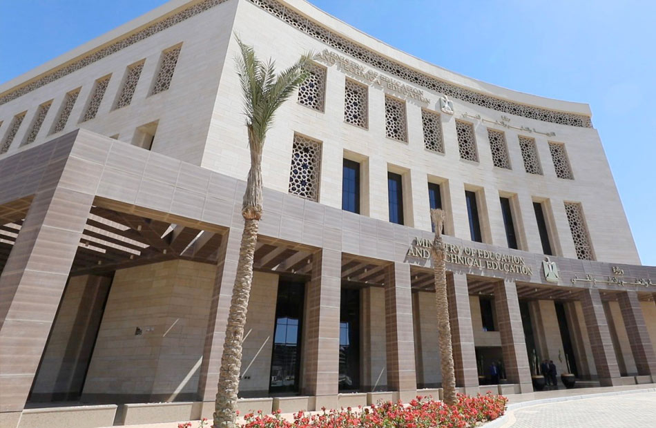 التعليم تُعيد المعلمين المحالين للمعاش خلال العام الدراسي الحالي إلى العمل