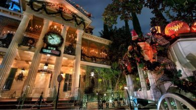 Disneyland Tragedy: Woman (60) gets a heart attack on ghost -like mansion, dies