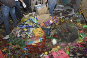 CANPUR DEPOSIT: No lessons learned from previous incidents, explosion occurs -Kanpur illegal fire worker explosion safety awareness explosion takes place