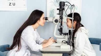 By 2050, 40 percent of the world’s children wear glasses, excessive screen time is the main reason.