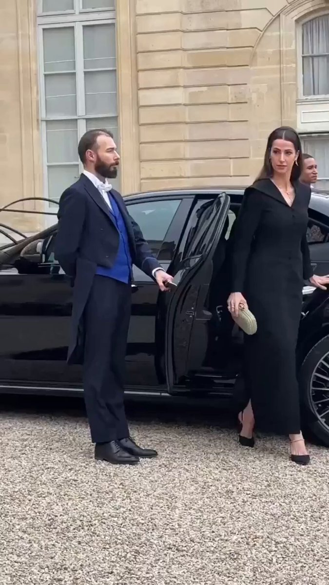 فيديو | الأميرة رجوة تخطف الأنظار في باريس. للاطلاع على