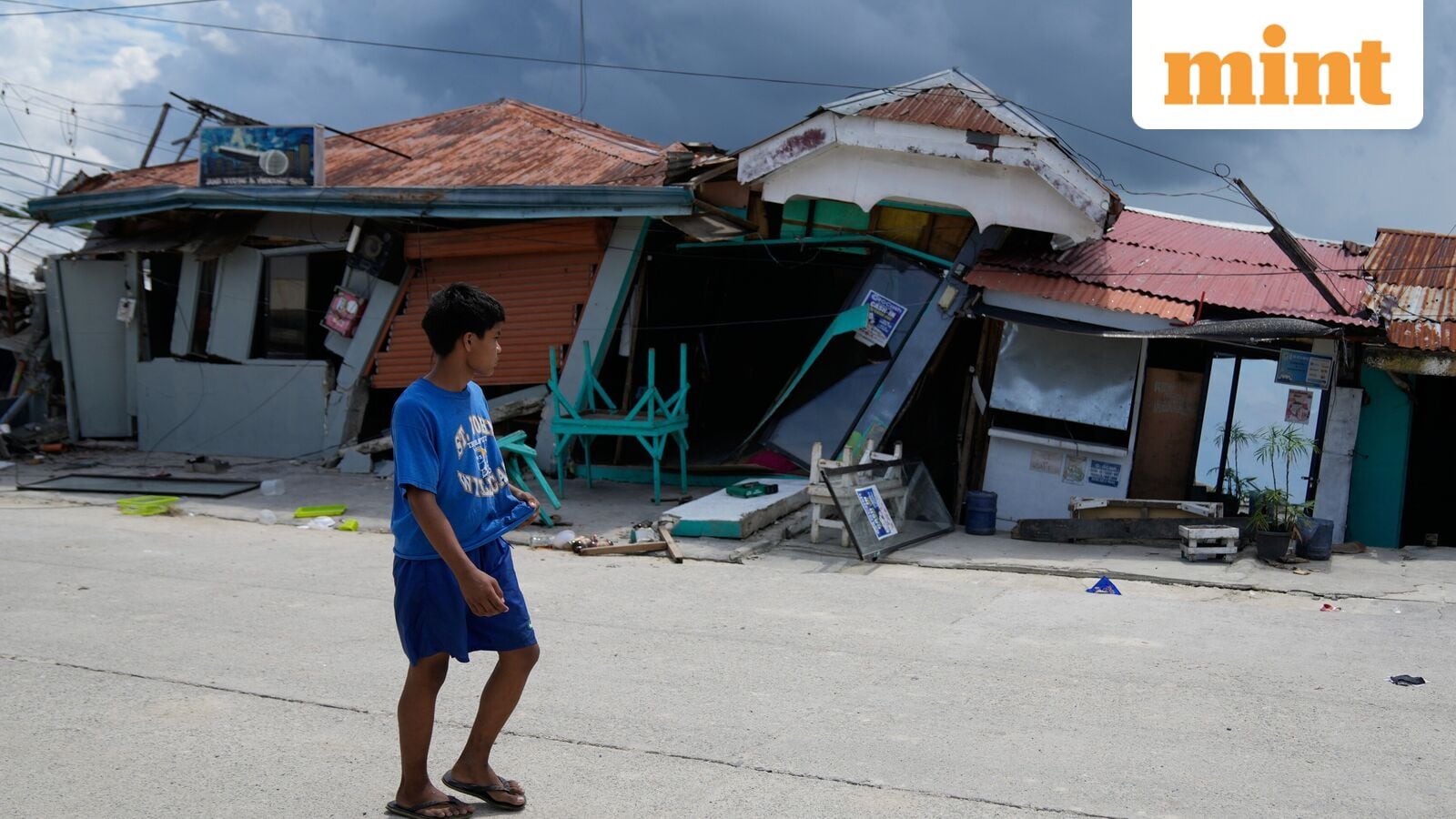 Philippines Earthquake Today: Deadly Tremors Jolt Southeast Asian Country | Watch viral videos of violent shaking