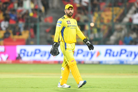 Dhoni indented velammal cricket stage in Madurai, supporters were desperate to get a look