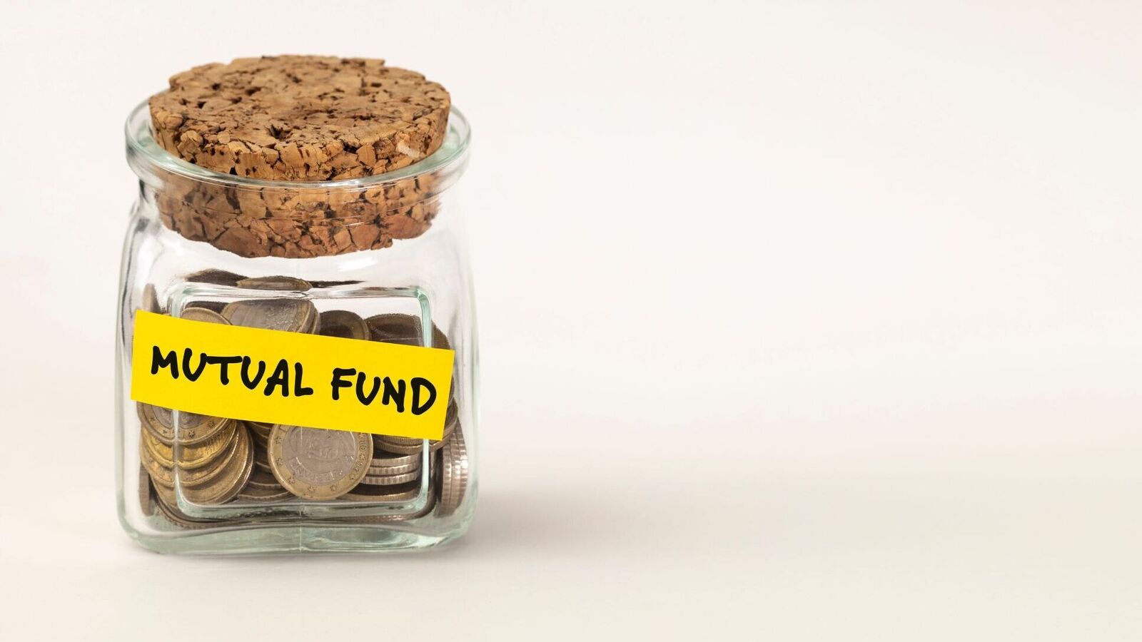 Inflow into stocks -of -funds drops 9% to £ 30,421 Crore: Amfi Sept data