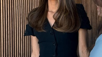 لمسات شعر أمل كلوني الراقية تُبرز سحرها وتمنحها مظهراً متجدداً في كل مناسبة