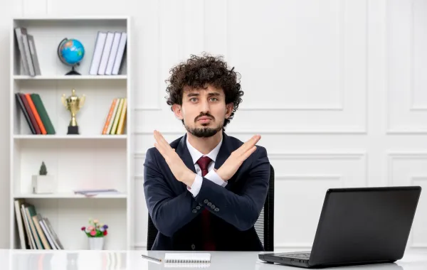 هل يمكنك قول “لا” لمديرك؟ تعرّف إلى 4 طرق مهذبة لفعل ذلك