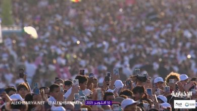 آلاف الزوار يصنعون لوحة الفرح في قلب العاصمة.. الزوار يوثقون مسيرة افتتاح موسم الرياض بنسخته…