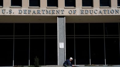 Masses of federal workers begin as Trump increases the pressure over the government’s shutdown: Who is in danger?