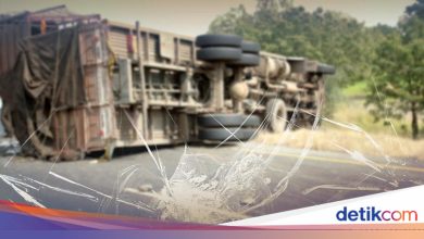 Truck thief in Bogor caught up in action and crashed into the resident’s house