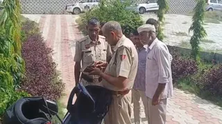 Mahendragarh News: Four turtles found in the bucket on scooter, police handed over to the Department of Wildlife – four turtles found on the scooter in Haryana police, the smuggling of wildlife is investigating the wildlife