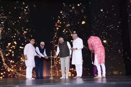 The presentation of ‘Mera Desh First’ that emphasizes the PM Modi’s sentiment of ‘Nation First’ aroused the feeling of New India in Gujarat.