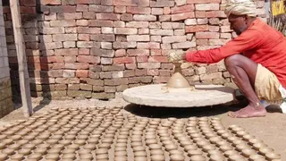 Arde lamps are not just lights, know why it is considered a symbol of favorable, wealth and tradition? – Diwali clay artists hope to lift with traditional earthenema
