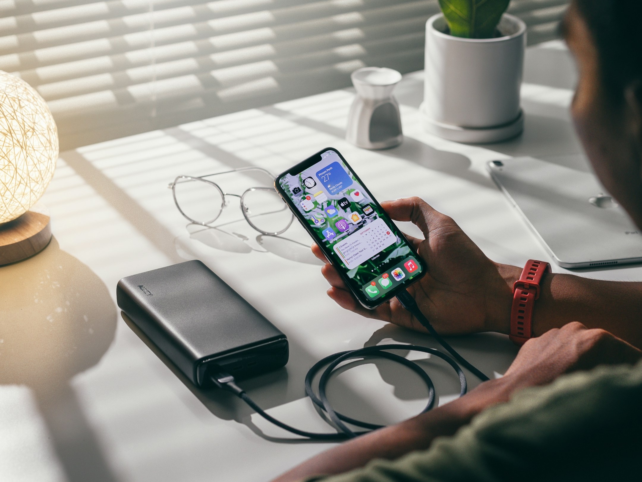 So don’t forget to keep a power bank with you!