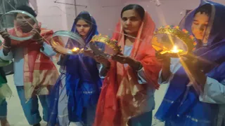 Faith in men, who are still facing bad happiness, found shelter in her home Ashram – Karwa Chauth warts dropped the woman’s faith in Varanasi Ashram