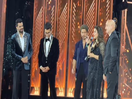 Anupam Kher was very pleased after giving the Filmfare Award to Bollywood’s ‘Famous Tigdi’ with his own hands.