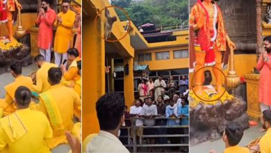 Monkey entered the temple during the recitation of Hanuman Chalisa! He did something that left viewers, watched the viral video here.