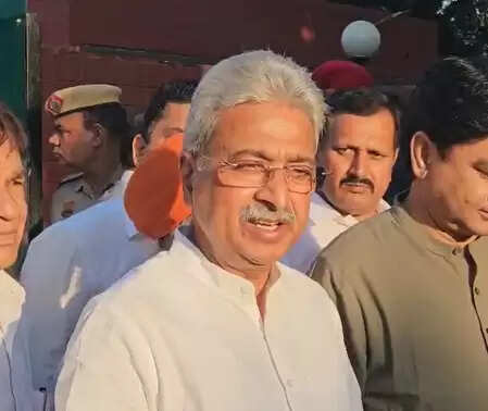 Chandigarh: President of Haryana Congress meets family members of IPS Y Puran, warns against agitation