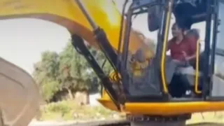 Bulldozers came to Mirzapur fear, police did this action at the police station -Bulldozer fear in the Mirzapur police action at station
