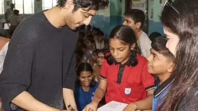 ‘Sayara’ star Ahaan Pandey spent the day with schoolchildren, said, ‘Never give up your dreams’