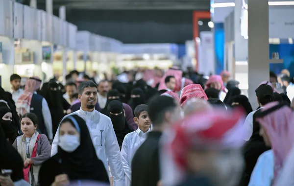 يعد معرض الرياض للكتاب منصة رئيسة للناشرين وللتبادل الفكري والثقافي، وملتقى يجمع الأدباء…