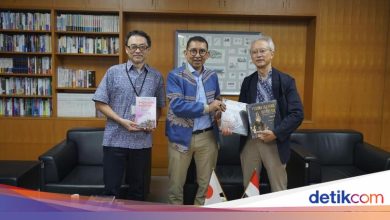 Minister of Culture Fadli Zon encourages the strengthening of Indonesian cultural studies in Osaka