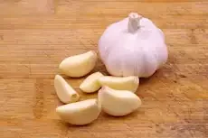كيف يؤثر فص الثوم في الصباح على جسمك؟