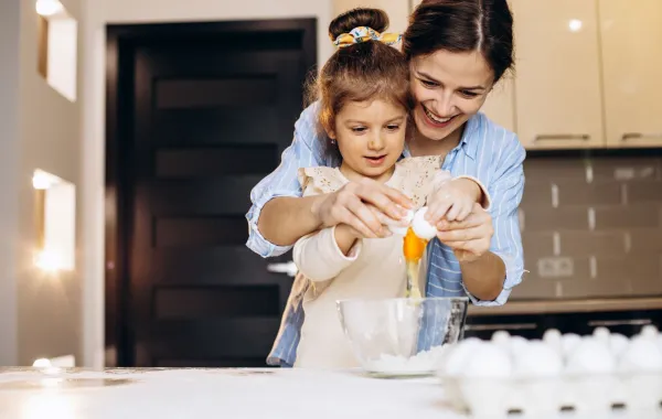 3 أصناف غذائية أضيفيها لطفلك مع البيض