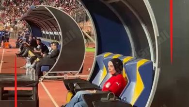 أم مكة فرحانة.. زوجة محمد صلاح من ستاد القاهرة لحضور احتفالات المنتخب بالصعود لكأس العالم….