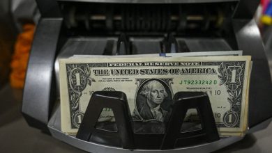 The strongest evidence still appeared that the dollar had not cracked