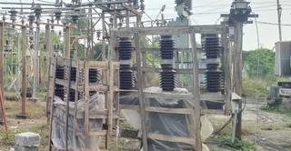 Three people, including SDO, burned while working in 220 KV Power House in Mahoba.