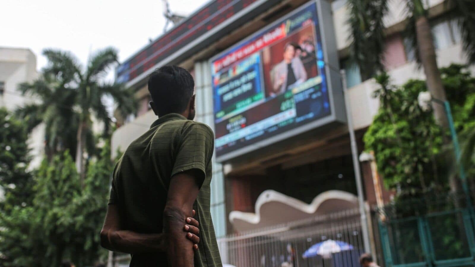 FPIs resume buying Indian stocks, adding more than £ 3,200 crore within 4 days. What is the fuel of the comeback?