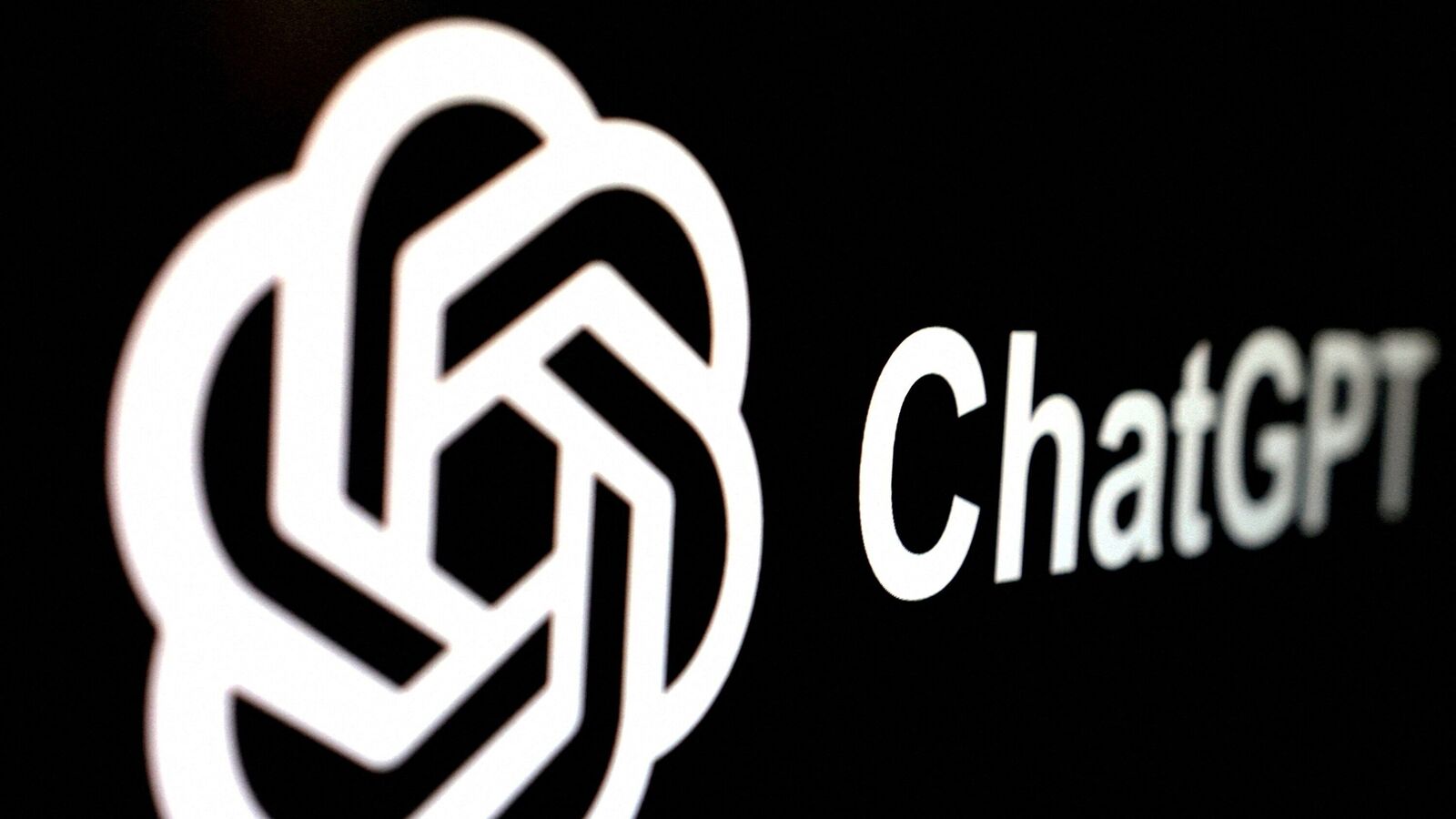 Openai may turn chatgpt into a full-fledged social app with a new DM feature: Here’s what we kow