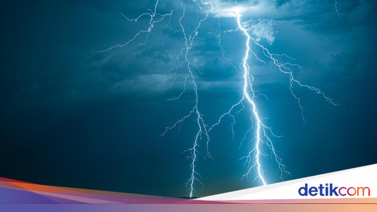 5 Fishermen in Pandeglose were hit by lightning during fishing, 1 person is dead