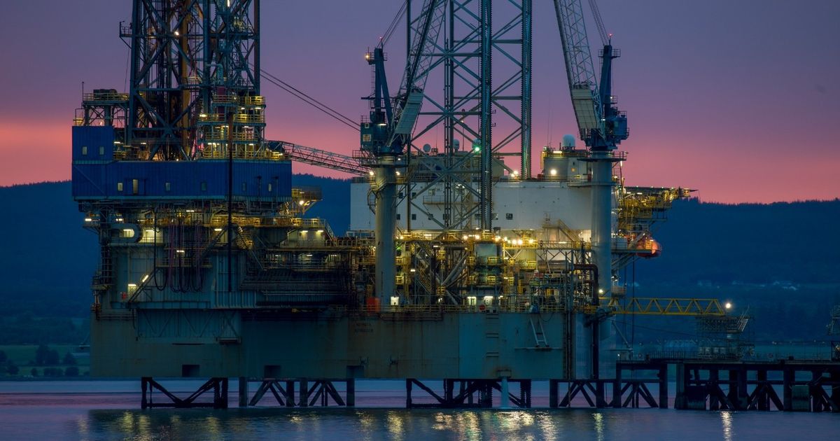 Oil is still rising amid the hope of calming tension between Washington and Beijing