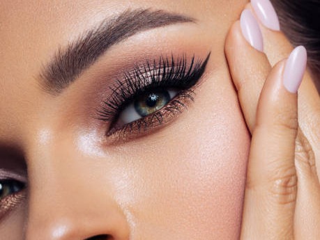 Want to curl uu lashes? Try these tips!
